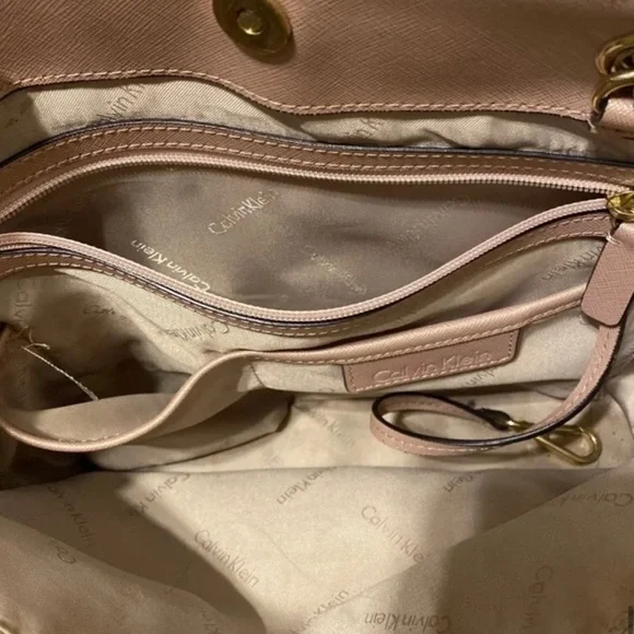 Calvin Klein Sparlky Rose Gold Large Bag in Exquisite Condition - Picture 3 of 5